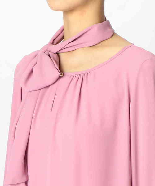 NARACAMICIE（ナラカミーチェ）の「ジョーゼットリボン付クルーネックブラウス（シャツ/ブラウス・レディース・ブラック/ベージュ/ボルドー/ピンク・SMALL/MEDIUM/LARGE）」の22枚目の写真