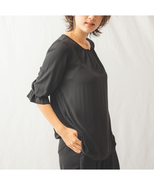 NARACAMICIE（ナラカミーチェ）の「ジョーゼットリボン付クルーネックブラウス（シャツ/ブラウス・レディース・ブラック/ベージュ/ボルドー/ピンク・SMALL/MEDIUM/LARGE）」の2枚目の写真