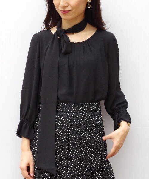 NARACAMICIE（ナラカミーチェ）の「ジョーゼットリボン付クルーネックブラウス（シャツ/ブラウス・レディース・ブラック/ベージュ/ボルドー/ピンク・SMALL/MEDIUM/LARGE）」の7枚目の写真