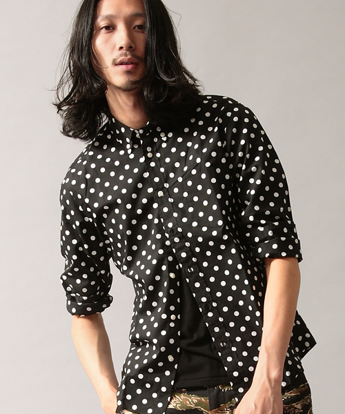 BEAUTY&YOUTH UNITED ARROWS（ビューティーアンドユースユナイテッドアローズ）の「by∴ 50/1 ビックドット プリント ボタンダウンシャツ◆（シャツ/ブラウス・メンズ・ブラック/コバルトブルー/ワイン・SMALL/MEDIUM/LARGE/X-LARGE）」の4枚目の写真