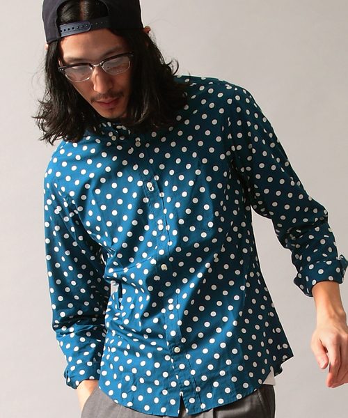 BEAUTY&YOUTH UNITED ARROWS（ビューティーアンドユースユナイテッドアローズ）の「by∴ 50/1 ビックドット プリント ボタンダウンシャツ◆（シャツ/ブラウス・メンズ・ブラック/コバルトブルー/ワイン・SMALL/MEDIUM/LARGE/X-LARGE）」の6枚目の写真