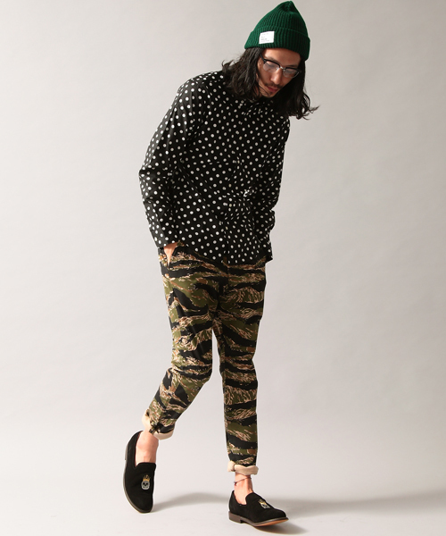 BEAUTY&YOUTH UNITED ARROWS（ビューティーアンドユースユナイテッドアローズ）の「by∴ 50/1 ビックドット プリント ボタンダウンシャツ◆（シャツ/ブラウス・メンズ・ブラック/コバルトブルー/ワイン・SMALL/MEDIUM/LARGE/X-LARGE）」の7枚目の写真