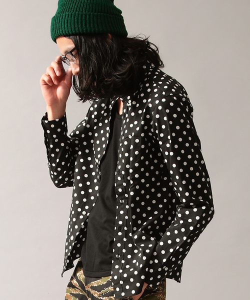 BEAUTY&YOUTH UNITED ARROWS（ビューティーアンドユースユナイテッドアローズ）の「by∴ 50/1 ビックドット プリント ボタンダウンシャツ◆（シャツ/ブラウス・メンズ・ブラック/コバルトブルー/ワイン・SMALL/MEDIUM/LARGE/X-LARGE）」の10枚目の写真