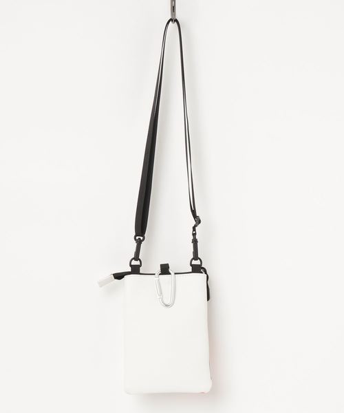 CONNA DESIGN（コンナデザイン）の「【CONNA DESIGN/コンナデザイン】PU レトロ ネックポーチ ショルダー（ショルダーバッグ・レディース・ホワイト/ブラック/ネイビー・FREE）」の4枚目の写真