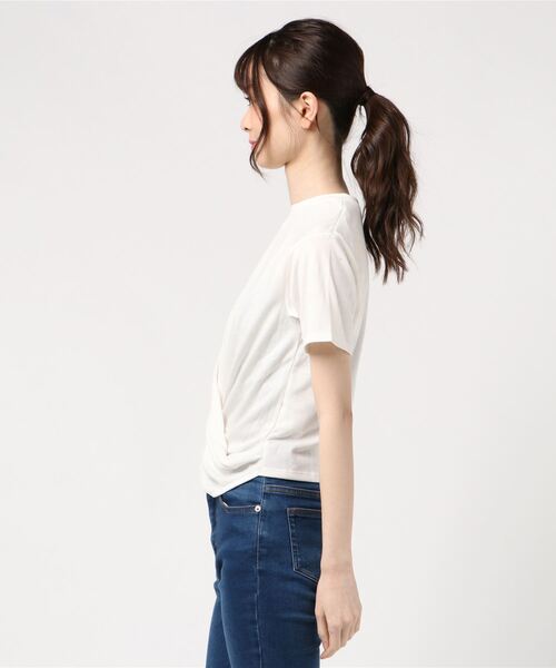Culture Medium(カルチャーミディアム)の「30s二重地天竺ツイストTシャツ(Tシャツ/カットソー・レディース・ホワイト/ブラック/ベージュ/ピンク・FREE)」の10枚目の写真