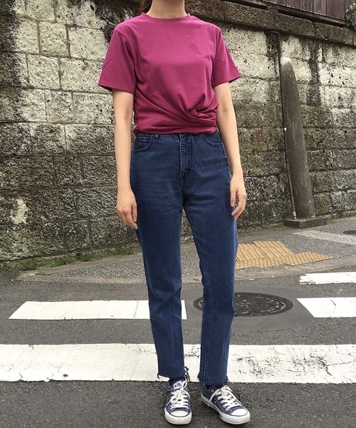 Culture Medium(カルチャーミディアム)の「30s二重地天竺ツイストTシャツ(Tシャツ/カットソー・レディース・ホワイト/ブラック/ベージュ/ピンク・FREE)」の4枚目の写真