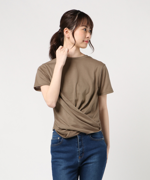 Culture Medium(カルチャーミディアム)の「30s二重地天竺ツイストTシャツ(Tシャツ/カットソー・レディース・ホワイト/ブラック/ベージュ/ピンク・FREE)」の6枚目の写真