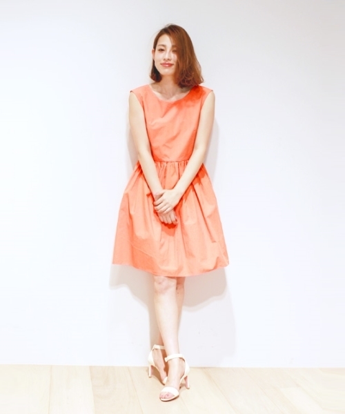 MAISON DE REEFUR（メゾンドリーファー）の「【WEB SHOP限定カラー】コットンカラーワンピース（ワンピース・レディース・ライム/ダークブルー/ライラック/レモンイエロー/オレンジ・38/36）」の21枚目の写真