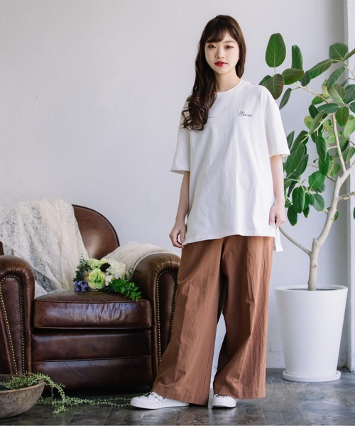 Mysa&Liina（ミーサリーナ）の「ワンポイントロゴビッグシルエットTシャツ（Tシャツ/カットソー・レディース・ブラック/ブラウン/ベージュ/オフホワイト・M）」の8枚目の写真