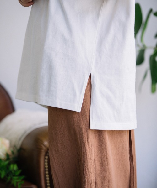 Mysa&Liina（ミーサリーナ）の「ワンポイントロゴビッグシルエットTシャツ（Tシャツ/カットソー・レディース・ブラック/ブラウン/ベージュ/オフホワイト・M）」の13枚目の写真