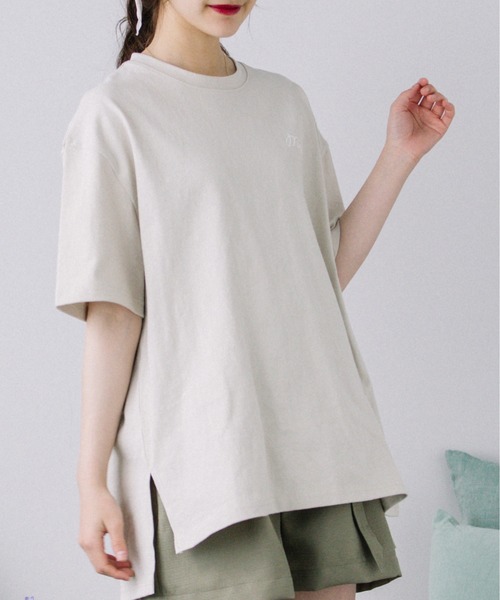 Mysa&Liina（ミーサリーナ）の「ワンポイントロゴビッグシルエットTシャツ（Tシャツ/カットソー・レディース・ブラック/ブラウン/ベージュ/オフホワイト・M）」の22枚目の写真