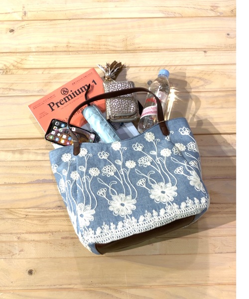 Cache Cache カシュ Cachecache 花柄刺繍変形トートバッグ トートバッグ カシュ のファッション Cachecache カシュカシュ バッグ