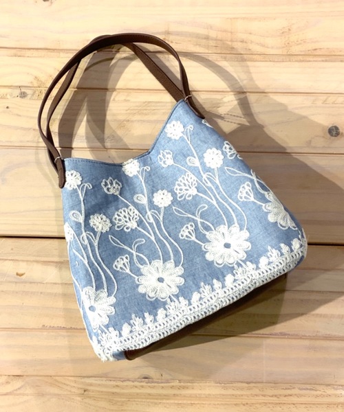 Cache Cache カシュ Cachecache 花柄刺繍変形トートバッグ トートバッグ カシュ のファッション Cachecache カシュカシュ バッグ