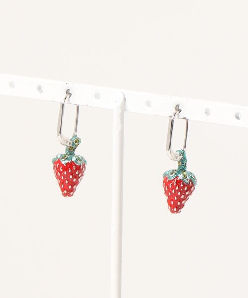 いちご　ピアス　Vivienne Westwood Vivienne Westwood（ヴィヴィアンウエストウッド）の「【CS