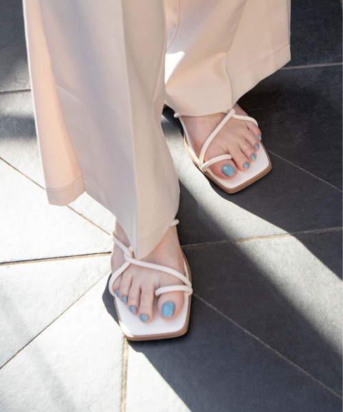 WEGO（ウィゴー）の「WEGO/ナローコードトングサンダル（サンダル・レディース・ブラック/ブルー/ライム/ホワイト・LARGE/MEDIUM）」の2枚目の写真