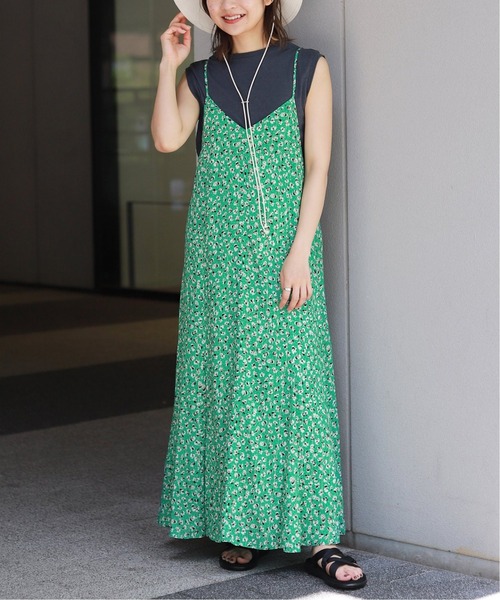 SLOBE IENA（スローブイエナ）の「パンジープリントキャミワンピース【手洗い可能】◆（ワンピース・レディース・ネイビー/グリーン・FREE）」の8枚目の写真