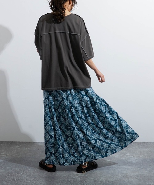 lala Born（ララボーン）の「lalaBorn/アートモチーフロングスカート（スカート・レディース・ホワイト/ブラック/グリーン・FREE）」の5枚目の写真