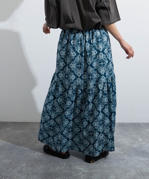 lala Born（ララボーン）の「lalaBorn/アートモチーフロングスカート（スカート・レディース・ホワイト/ブラック/グリーン・FREE）」の7枚目の写真