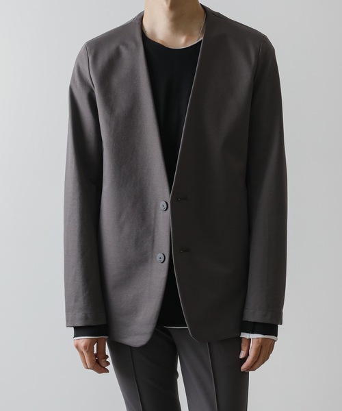ATTACHMENT（アタッチメント）の「PONTE JERSEY COOLARLESS BLAZER（テーラードジャケット・メンズ・ブラウン/ブラック・1/2/3）」の2枚目の写真