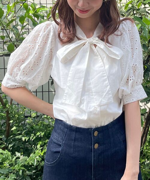 MAJESTIC LEGON（マジェスティックレゴン）の「着まわしリボンブラウス（シャツ/ブラウス・レディース・オフホワイト/ライトグレー/ブラック・SMALL/MEDIUM）」の5枚目の写真