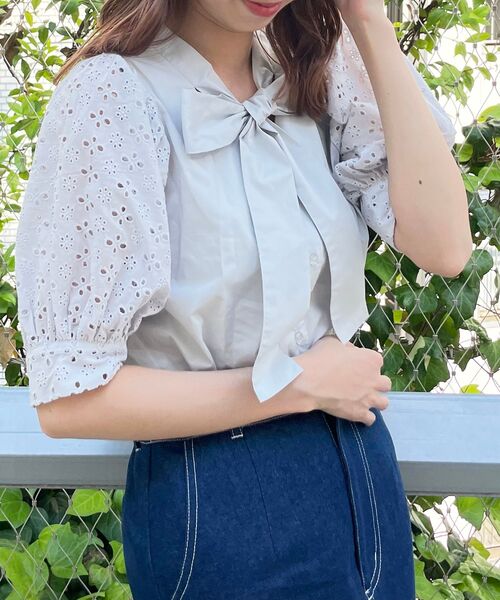 MAJESTIC LEGON（マジェスティックレゴン）の「着まわしリボンブラウス（シャツ/ブラウス・レディース・オフホワイト/ライトグレー/ブラック・SMALL/MEDIUM）」の12枚目の写真