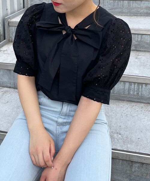 MAJESTIC LEGON（マジェスティックレゴン）の「着まわしリボンブラウス（シャツ/ブラウス・レディース・オフホワイト/ライトグレー/ブラック・SMALL/MEDIUM）」の18枚目の写真