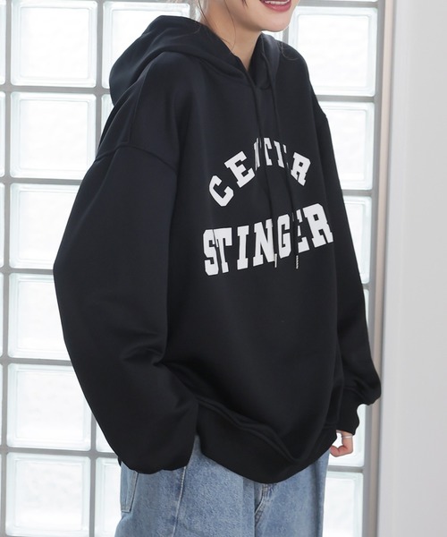 Girly Doll(ガーリードール)の「ロゴプリントビッグシルエットスウェットパーカー(パーカー・レディース・ベージュ/イエロー/ネイビー/ブラック/グレー・L/M/XL)」の1枚目の写真