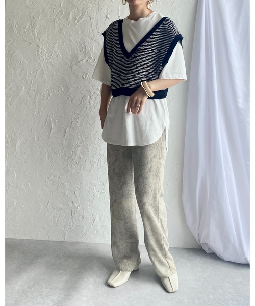 She's Closet（シーズクローゼット）の「前後2way配色Vネックショートニットベスト（ベスト・レディース・ブラック/アイボリー/ブラウン/カーキ・FREE）」の19枚目の写真