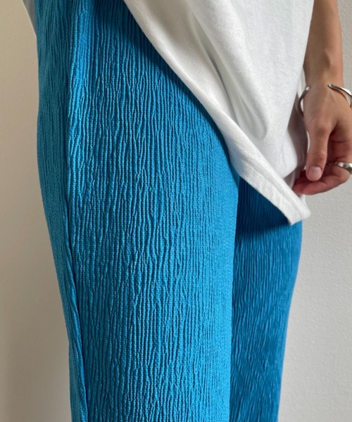 wee9s(ウィークス)の「wrinkle slit stretch pants / ウエストゴムシワ加工クリンクルスリットストレッチパンツ(その他パンツ・レディース・イエロー/ブルー・M)」の18枚目の写真