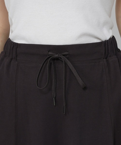 niko and...（ニコアンド）の「サラサラカット切り替えAラインスカート（スカート・レディース・カーキ/アイボリー/チャコール・MEDIUM/LARGE）」の11枚目の写真