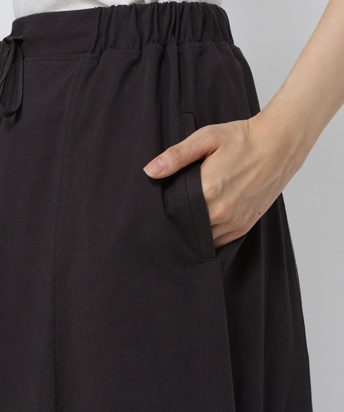 niko and...（ニコアンド）の「サラサラカット切り替えAラインスカート（スカート・レディース・カーキ/アイボリー/チャコール・MEDIUM/LARGE）」の14枚目の写真