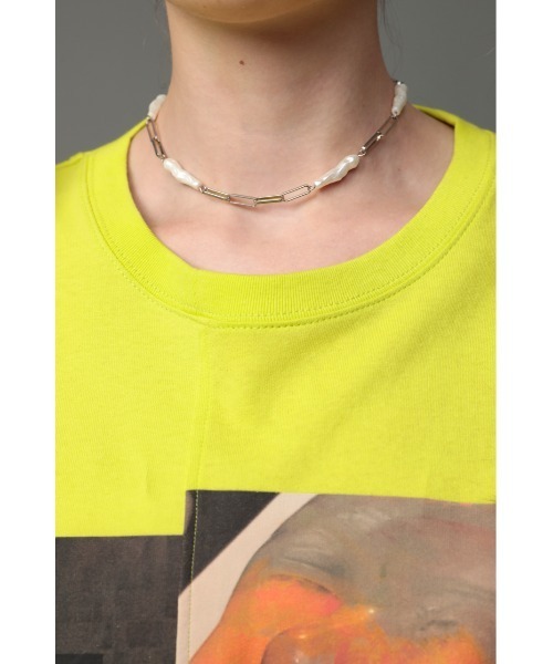 SLY（スライ）の「YUKAHIRAC X SLY PHOTO L S T/SH フォト ロングスリーブ Tシャツ（Tシャツ/カットソー・レディース・イエロー/グレー/オフホワイト・FREE）」の19枚目の写真