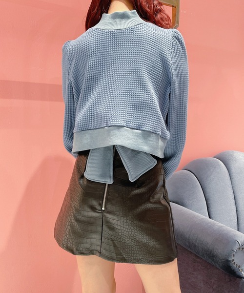 lilLilly(リルリリー)の「レザークロコミニスカート(スカート・レディース・ブラック/ピンク・SMALL/MEDIUM)」の3枚目の写真