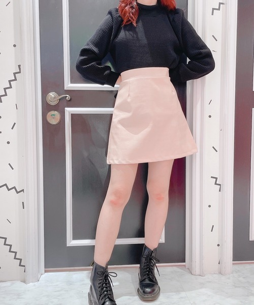 lilLilly(リルリリー)の「レザークロコミニスカート(スカート・レディース・ブラック/ピンク・SMALL/MEDIUM)」の8枚目の写真