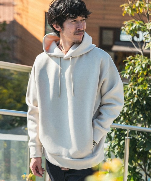 ITEMS URBANRESEARCH（アイテムズ アーバンリサーチ）の「ダンボール プルオーバーパーカー（パーカー・メンズ・ブラック/ブラウン/ベージュ/グレー・MEDIUM/LARGE）」の4枚目の写真