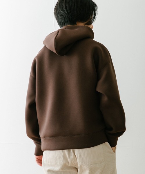 ITEMS URBANRESEARCH（アイテムズ アーバンリサーチ）の「ダンボール プルオーバーパーカー（パーカー・メンズ・ブラック/ブラウン/ベージュ/グレー・MEDIUM/LARGE）」の18枚目の写真