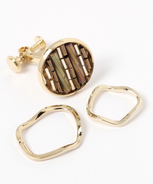 studio CLIP（スタディオクリップ）の「2WAYビーズメタルイヤリング（イヤリング・レディース・ホワイト/グレー・FREE）」の3枚目の写真