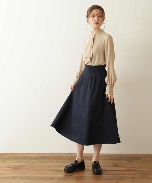 N.（N. Natural Beauty Basic）（エヌエヌナチュラルビューティーベーシック）の「◆ボウタイ風ブラウス（シャツ/ブラウス・レディース・チャコールグレー/ベージュ/イエロー/ラベンダー/オフホワイト/ブルー・MEDIUM）」の9枚目の写真