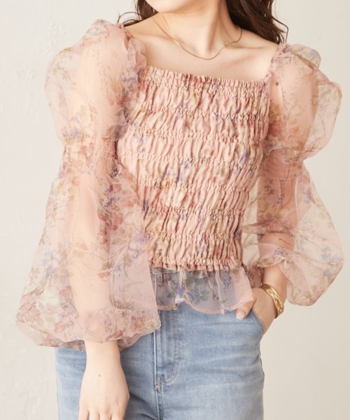 Chico(チコ)の「シャーリングボリュームブラウス(シャツ/ブラウス・レディース・ホワイト系その他2/ホワイト系その他3/ブラック系その他2/ベージュ系その他2・FREE)」の4枚目の写真