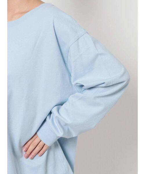 EMODA(エモダ)の「フロントロゴオーバーロングTシャツ(Tシャツ/カットソー・レディース・ホワイト/ブラック/ベージュ/グレー/ブルー・FREE)」の16枚目の写真