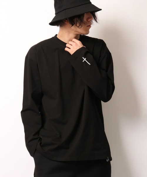 ByTheR（バイザアール）の「BYTHER 韓国ブランド クロス刺繍長袖Tシャツ（Tシャツ/カットソー・メンズ・ブラック・FREE）」の2枚目の写真