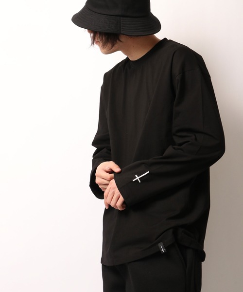 ByTheR（バイザアール）の「BYTHER 韓国ブランド クロス刺繍長袖Tシャツ（Tシャツ/カットソー・メンズ・ブラック・FREE）」の3枚目の写真