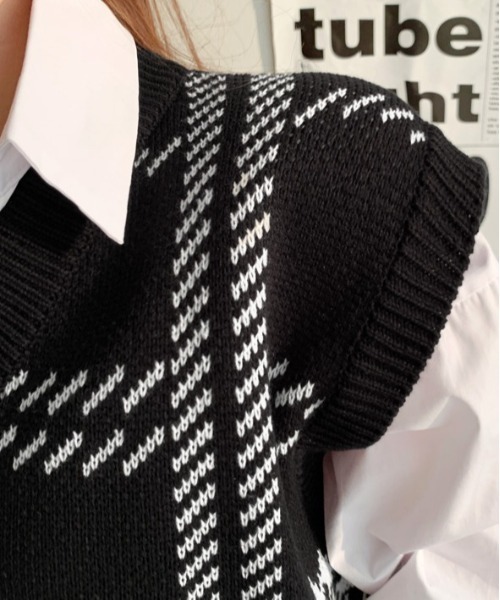 NANING9（ナンニング）の「NANING9 チェック柄Vネックオーバーサイズベスト（ベスト・レディース・ブラック/クリーム/ピンク・FREE）」の14枚目の写真