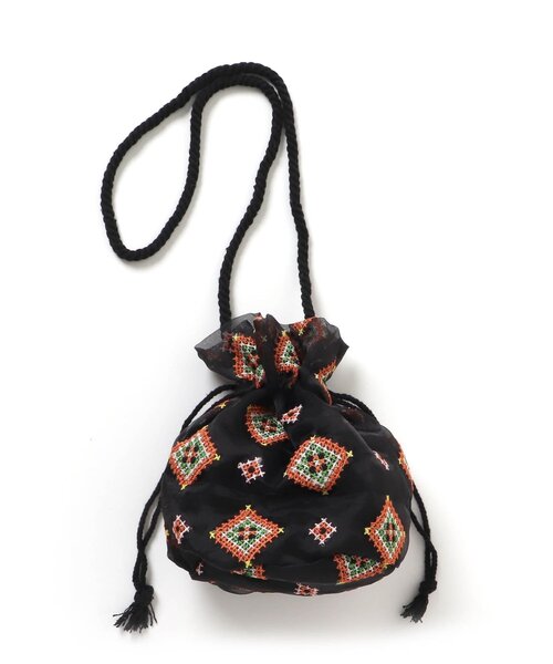 BREEZE（ブリーズ）の「刺繍巾着ポシェット（ショルダーバッグ・キッズ・ブラック/オフホワイト・FREE）」の6枚目の写真