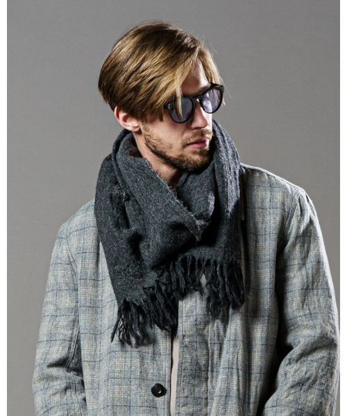 wjk（ダヴルジェイケイ）の「fringe soft stall（ストール/ショール・メンズ・ネイビー/レッド/ブラック系その他・FREE）」の2枚目の写真