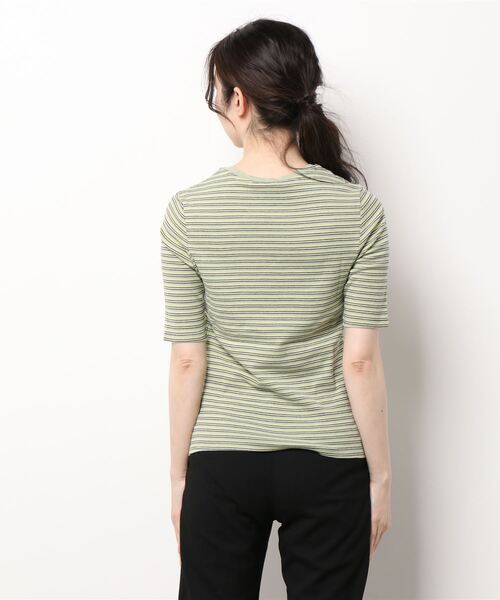 Levi's(リーバイス)の「【Levi's】スリムリブTシャツ(Tシャツ/カットソー・レディース・ブラック・S/M)」の3枚目の写真