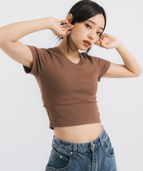 Ressaca(レサーカ)の「ショート丈 バックオープン クロップド半袖リブTシャツ(Tシャツ/カットソー・レディース・ホワイト/ブラック/パープル/ブラウン/グレー/ブルー/グリーン・S/M)」の5枚目の写真