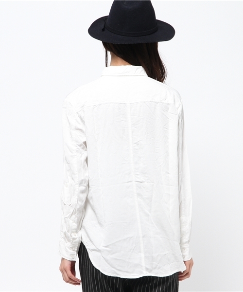 AZUL by moussy（アズールバイマウジー）の「Aレーヨンサイド切替長袖T/Bシャツ（シャツ/ブラウス・レディース・オフホワイト/ライトグレー/ライトベージュ・MEDIUM/SMALL/LARGE）」の6枚目の写真