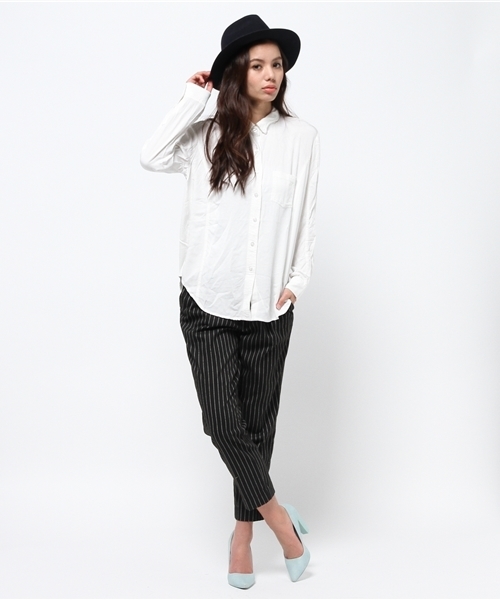 AZUL by moussy（アズールバイマウジー）の「Aレーヨンサイド切替長袖T/Bシャツ（シャツ/ブラウス・レディース・オフホワイト/ライトグレー/ライトベージュ・MEDIUM/SMALL/LARGE）」の7枚目の写真