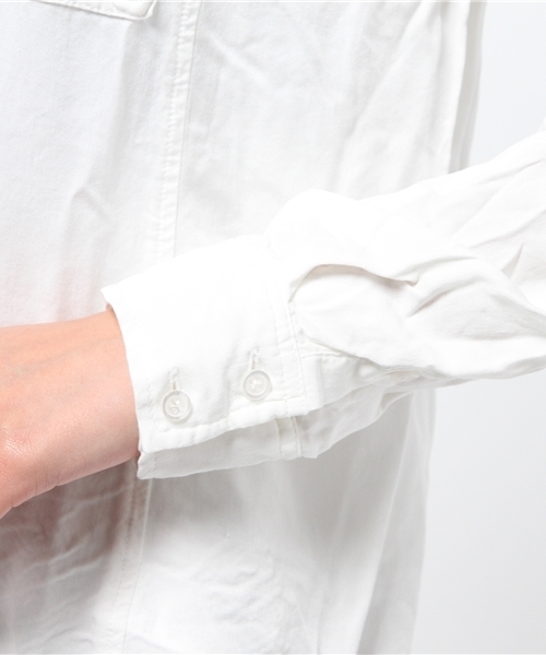 AZUL by moussy（アズールバイマウジー）の「Aレーヨンサイド切替長袖T/Bシャツ（シャツ/ブラウス・レディース・オフホワイト/ライトグレー/ライトベージュ・MEDIUM/SMALL/LARGE）」の9枚目の写真